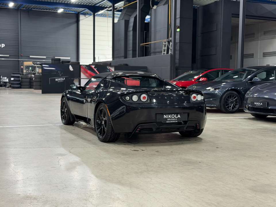 Tesla Roadster - Imagem 13