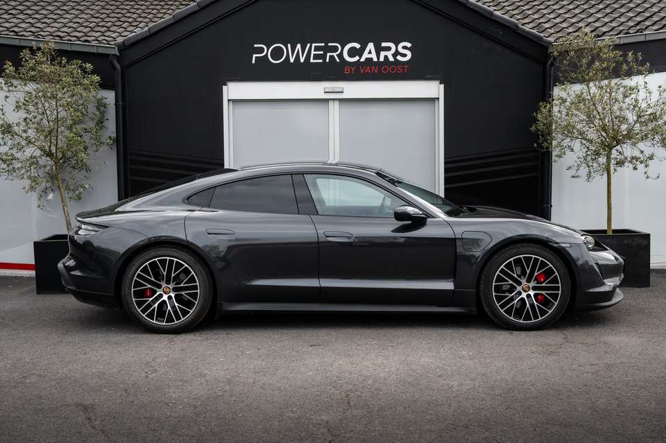 Porsche Taycan - Imagem 4