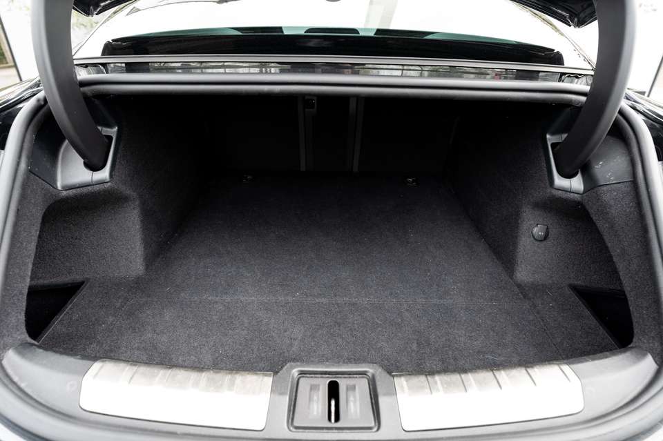 Porsche Taycan - Imagem 14