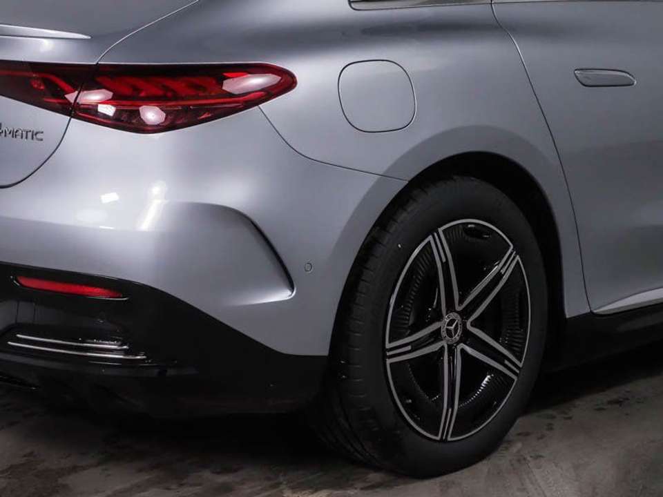 Mercedes-Benz EQE 350 - Imagem 4