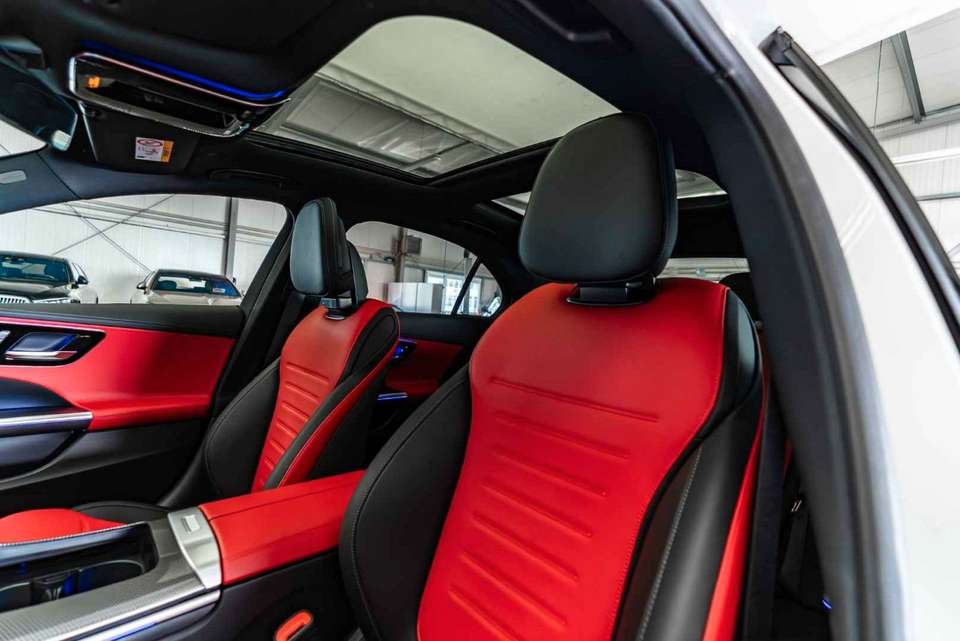 Mercedes-Benz C 300 - Imagem 9