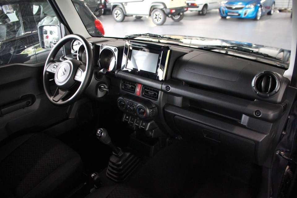 Suzuki Jimny - Imagem 9