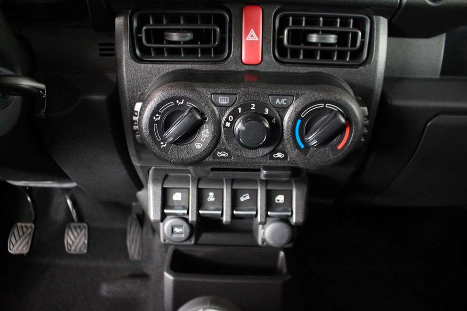 Suzuki Jimny - Imagem 11