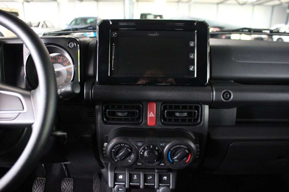 Suzuki Jimny - Imagem 11