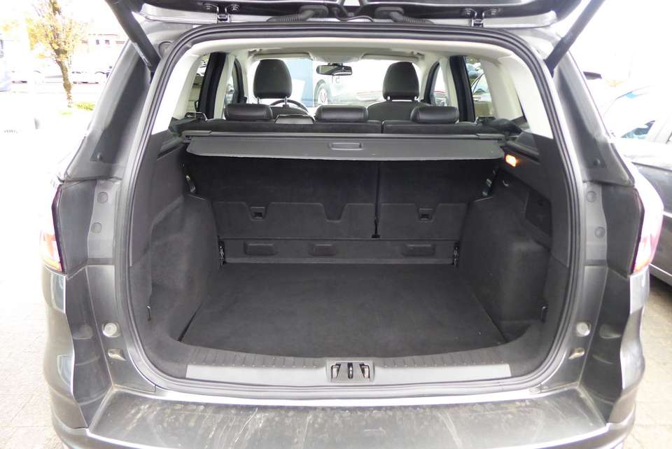 Ford Kuga - Imagem 18