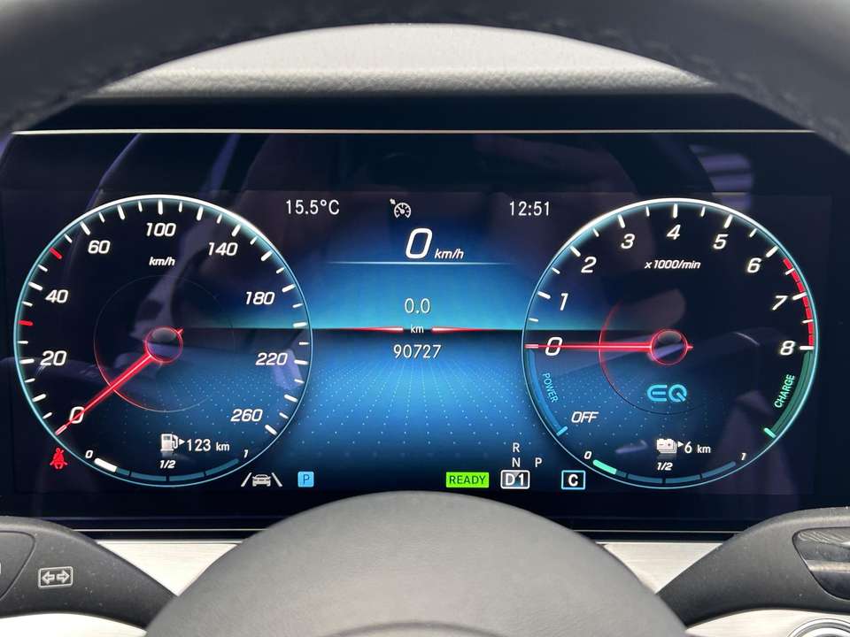 Mercedes-Benz E 300 - Imagem 9