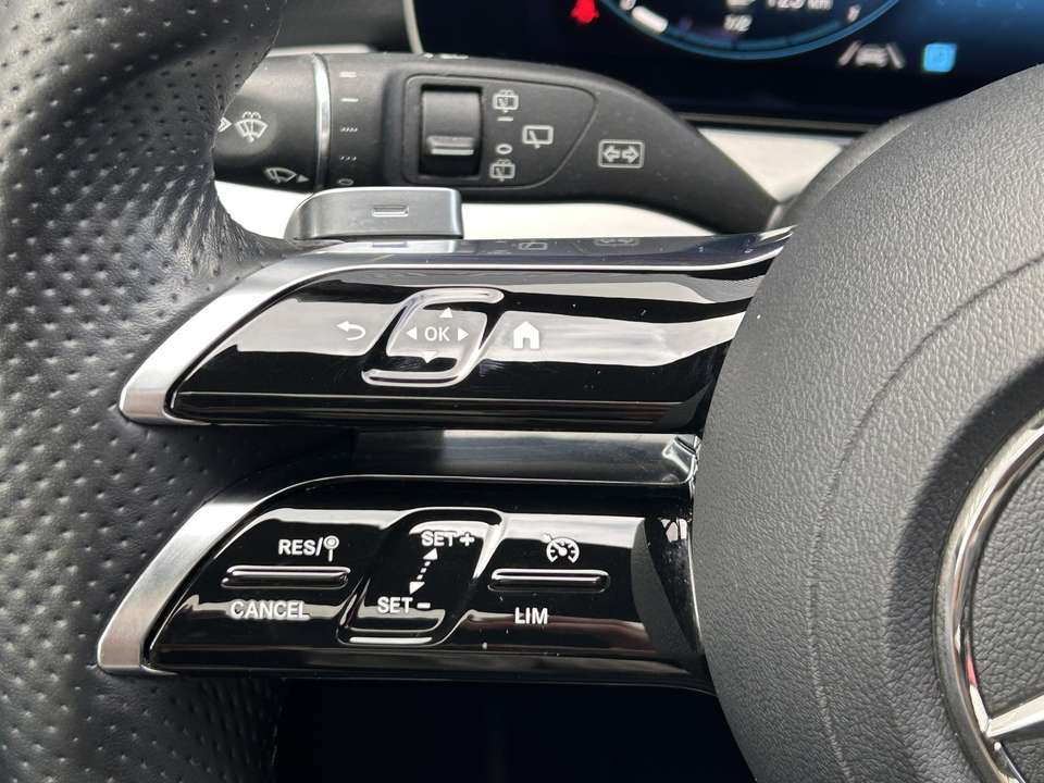 Mercedes-Benz E 300 - Imagem 12