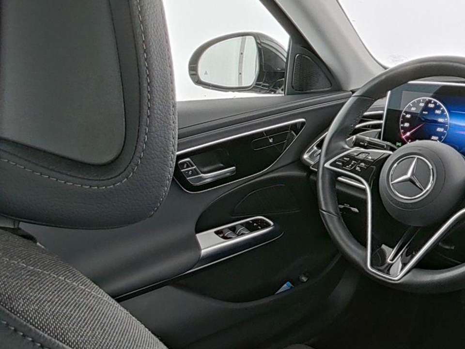 Mercedes-Benz E 200 - Imagem 9