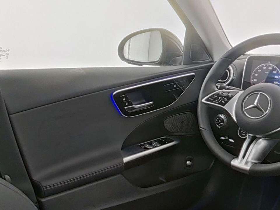 Mercedes-Benz C 180 - Imagem 9