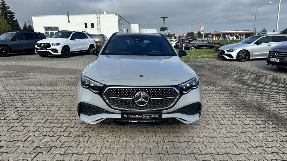 Mercedes-Benz E 300 - Imagem 2