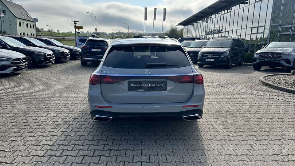 Mercedes-Benz E 300 - Imagem 6