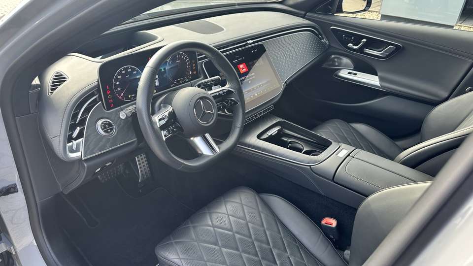 Mercedes-Benz E 300 - Imagem 11