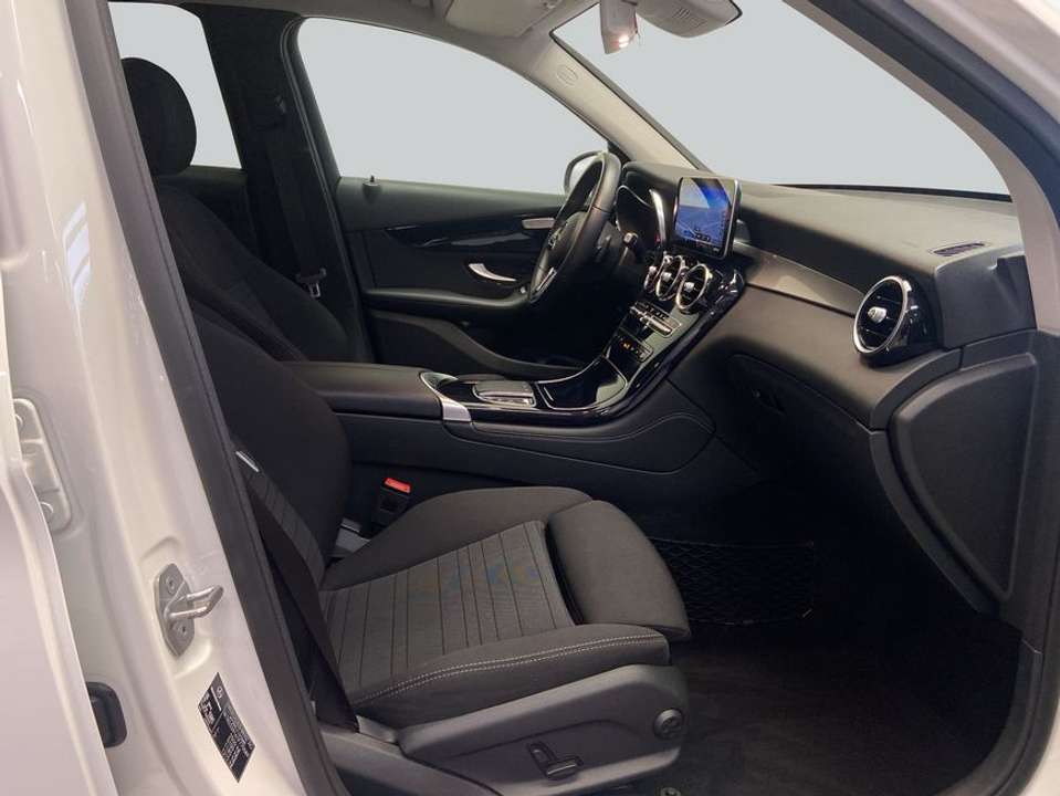 Mercedes-Benz GLC 200 - Imagem 13