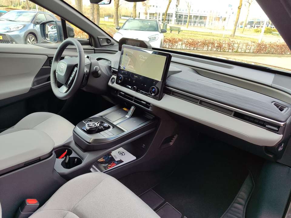 Toyota C-HR+ - Imagem 2