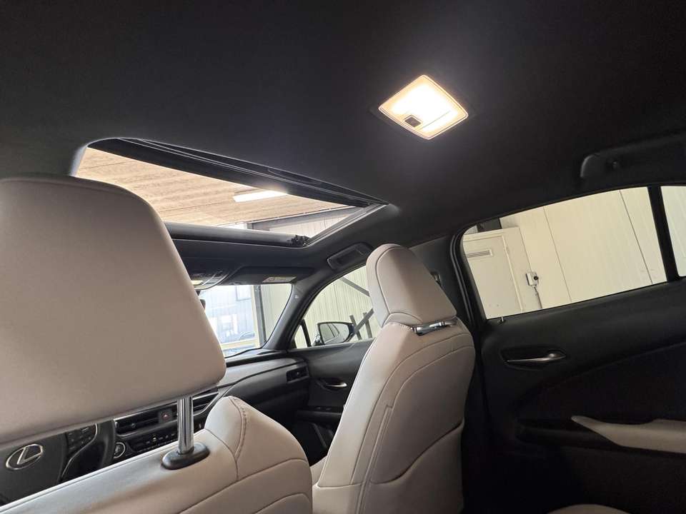 Lexus UX 250h - Imagem 7