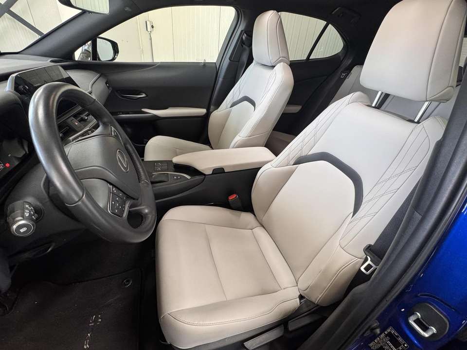 Lexus UX 250h - Imagem 8