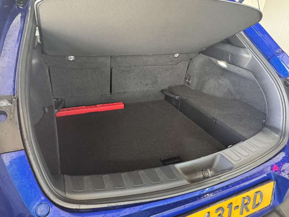 Lexus UX 250h - Imagem 10