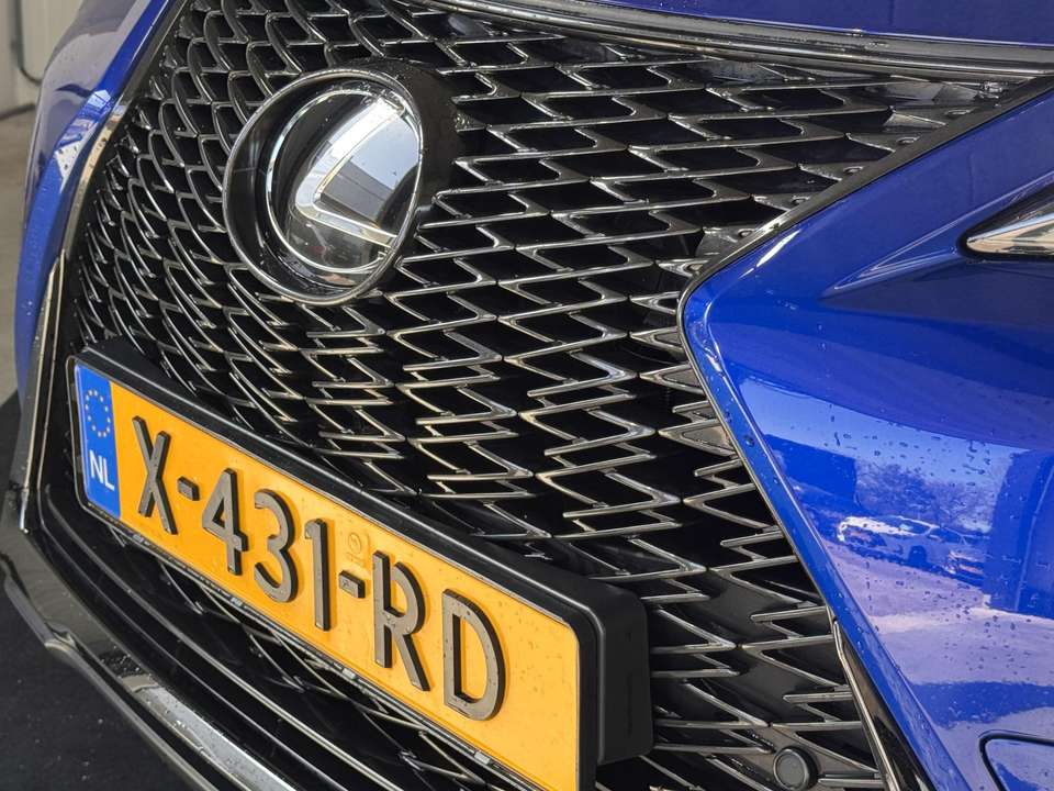 Lexus UX 250h - Imagem 17