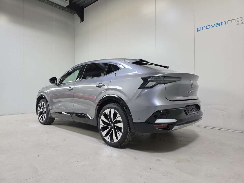 Renault Rafale - Imagem 6