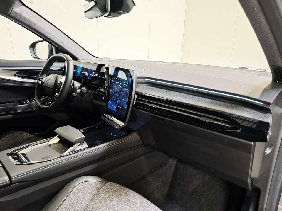 Renault Rafale - Imagem 13