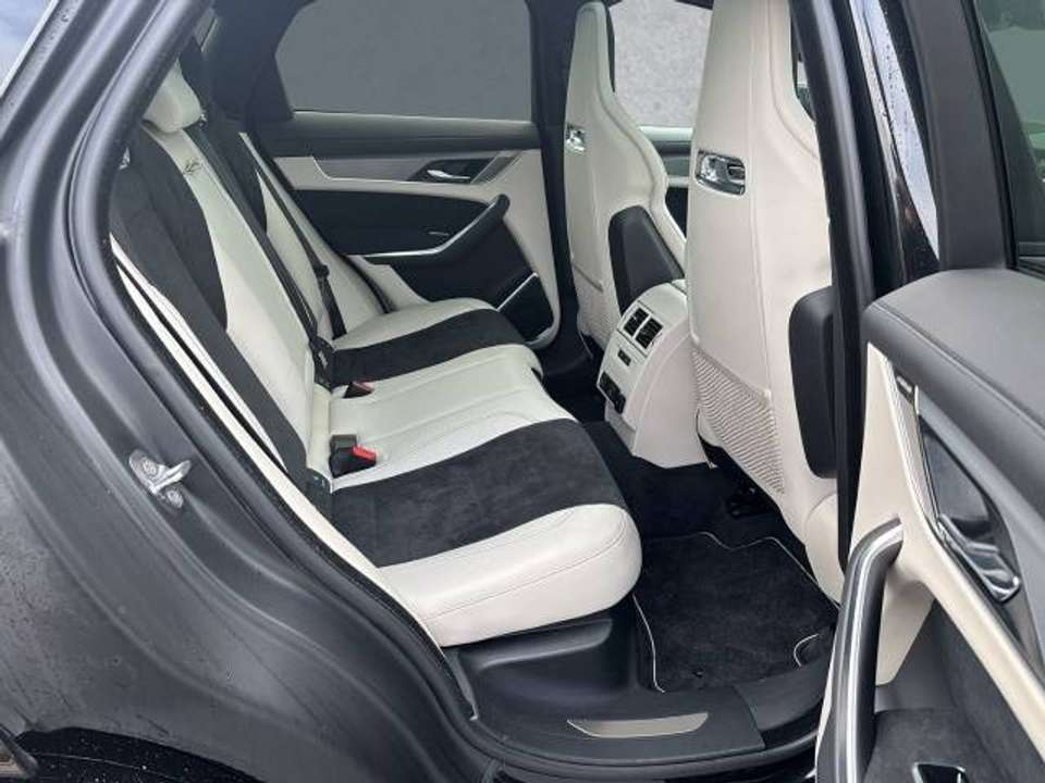 Jaguar F-Pace - Imagem 5