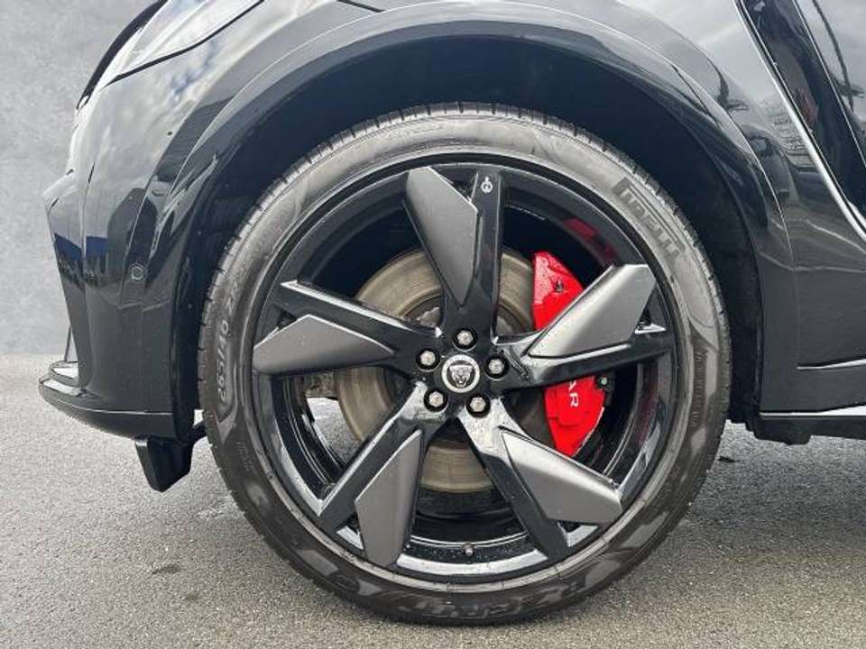 Jaguar F-Pace - Imagem 9