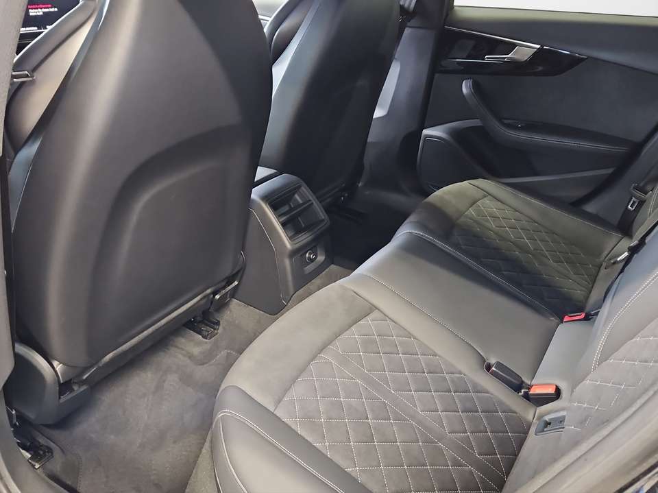 Audi RS4 - Imagem 12