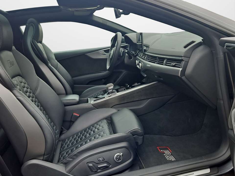 Audi RS5 - Imagem 14