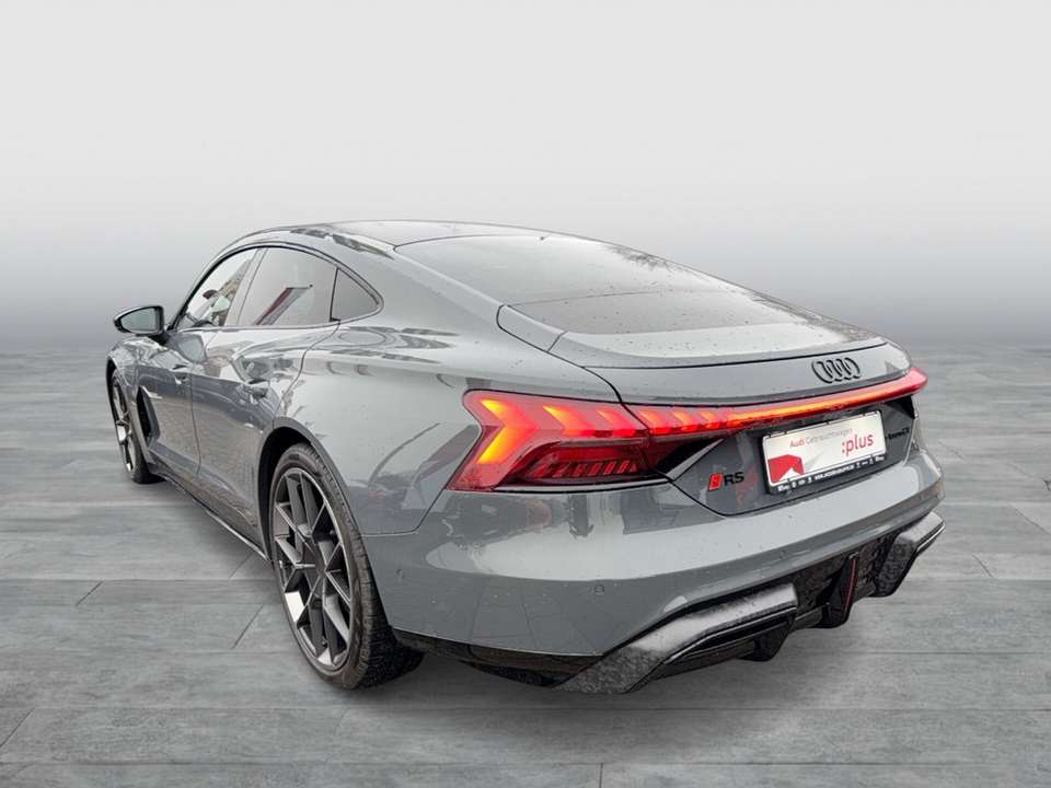 Audi RS e-tron GT - Imagem 3