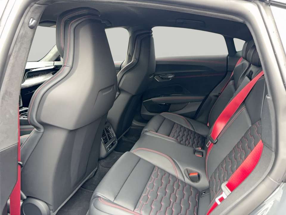 Audi RS e-tron GT - Imagem 11