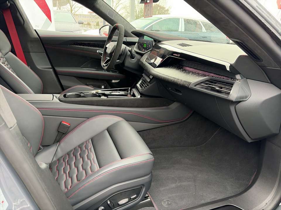 Audi RS e-tron GT - Imagem 13