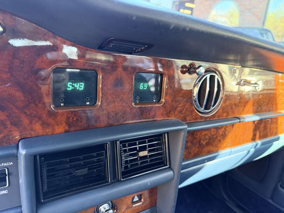 Rolls-Royce Silver Spur - Imagem 15