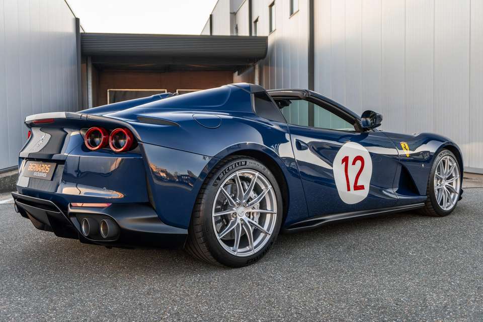 Ferrari 812 - Imagem 2