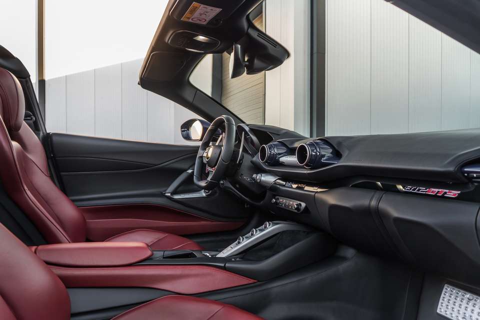 Ferrari 812 - Imagem 5