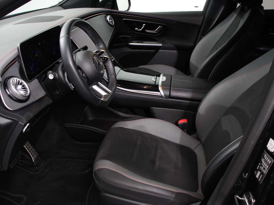 Mercedes-Benz EQE 350 - Imagem 2