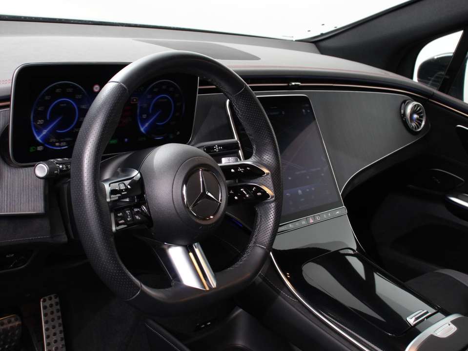 Mercedes-Benz EQE 350 - Imagem 10