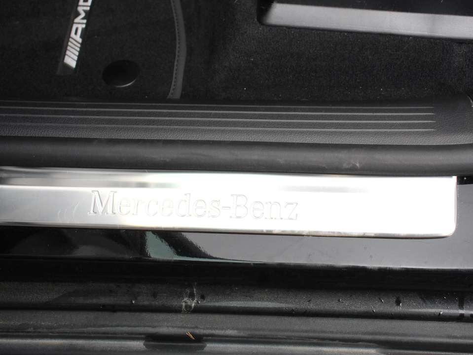 Mercedes-Benz EQE 350 - Imagem 11