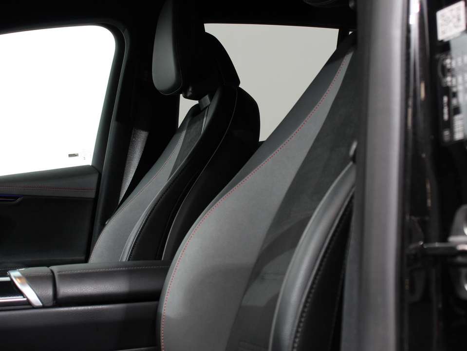 Mercedes-Benz EQE 350 - Imagem 13