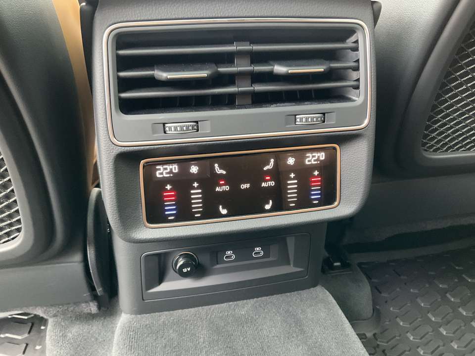 Audi RS Q8 - Imagem 11