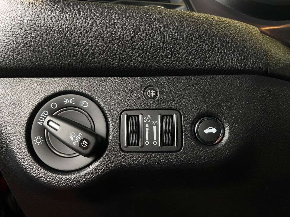 Dodge Challenger - Imagem 12