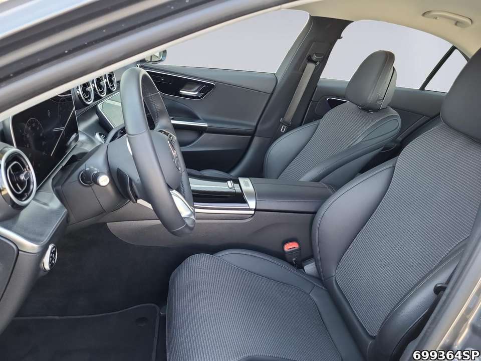 Mercedes-Benz C 180 - Imagem 11