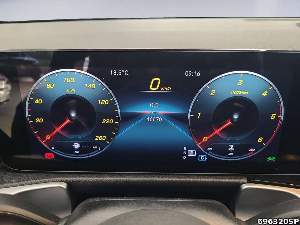 Mercedes-Benz GLB 220 - Imagem 10