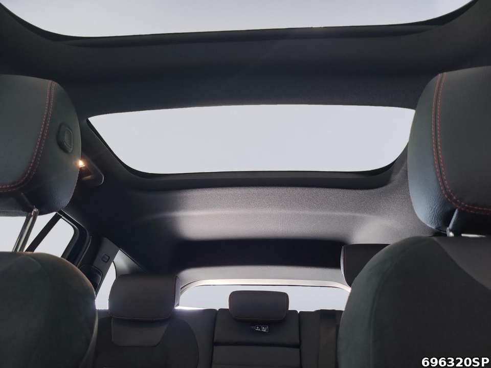 Mercedes-Benz GLB 220 - Imagem 13