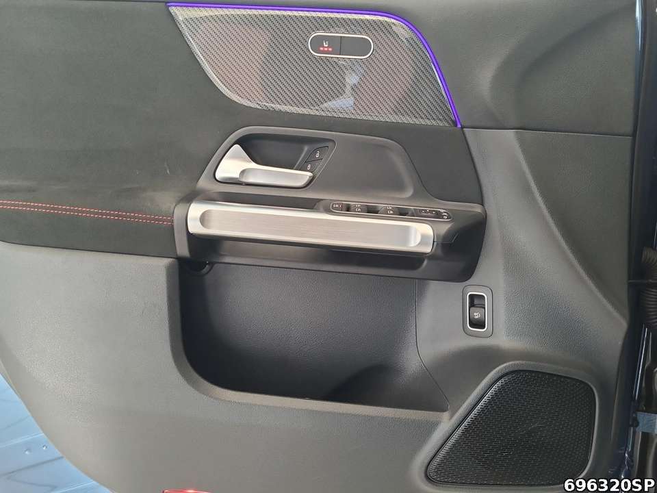 Mercedes-Benz GLB 220 - Imagem 14