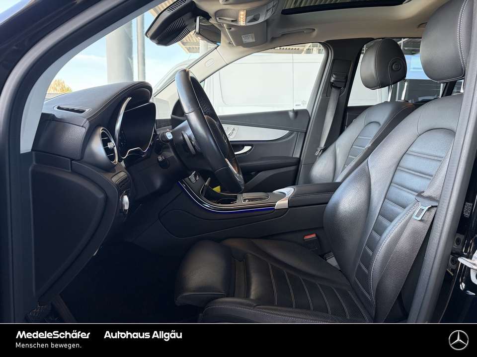 Mercedes-Benz GLC 300 - Imagem 11