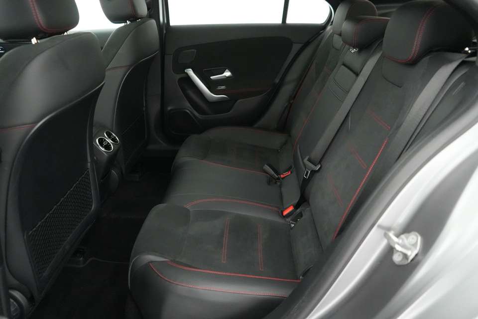 Mercedes-Benz A 180 - Imagem 14