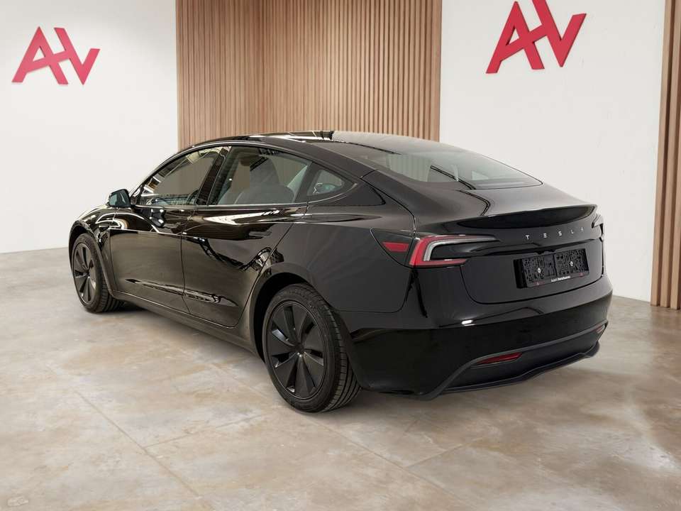 Tesla Model 3 - Imagem 7