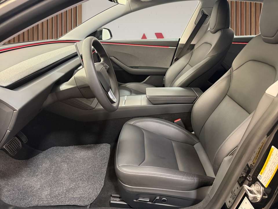 Tesla Model 3 - Imagem 9