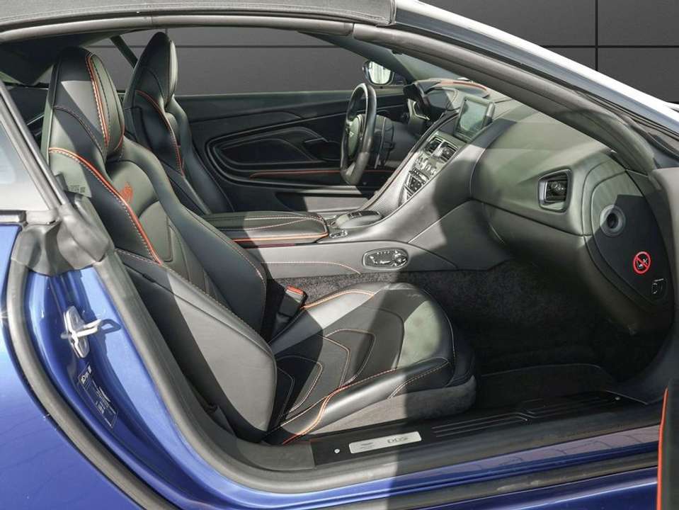 Aston Martin DBS - Imagem 12