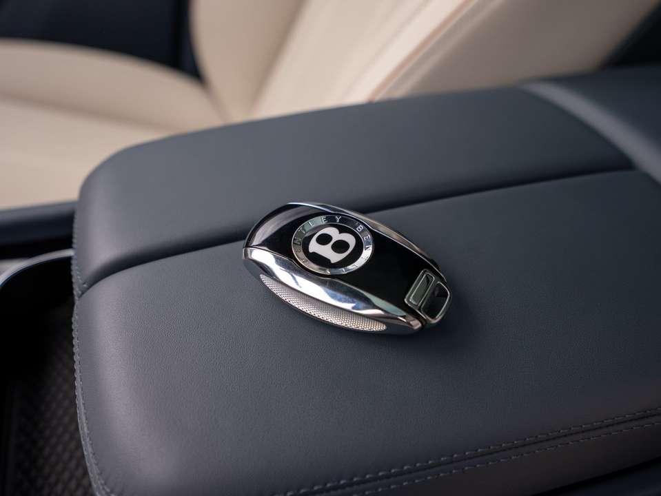 Bentley Bentayga - Imagem 11